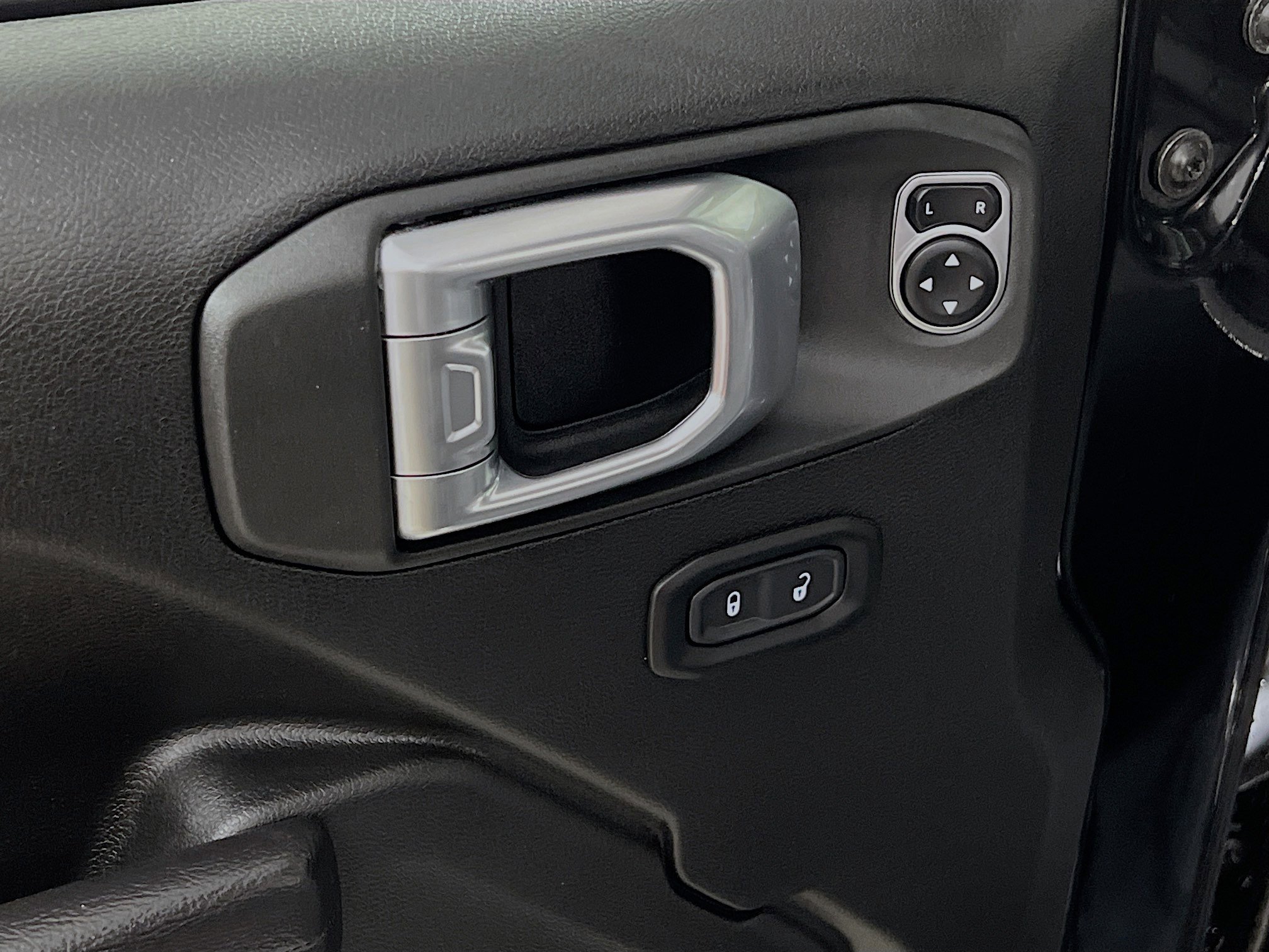 Used 2023 Jeep Wrangler Sport S AWD/4WD image 17