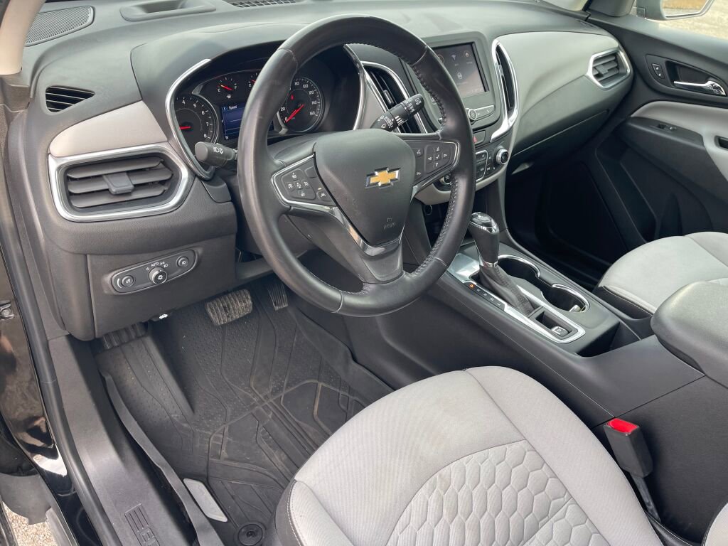 Used 2020 Chevrolet Equinox LT w/ Driver Convenience Package image 5