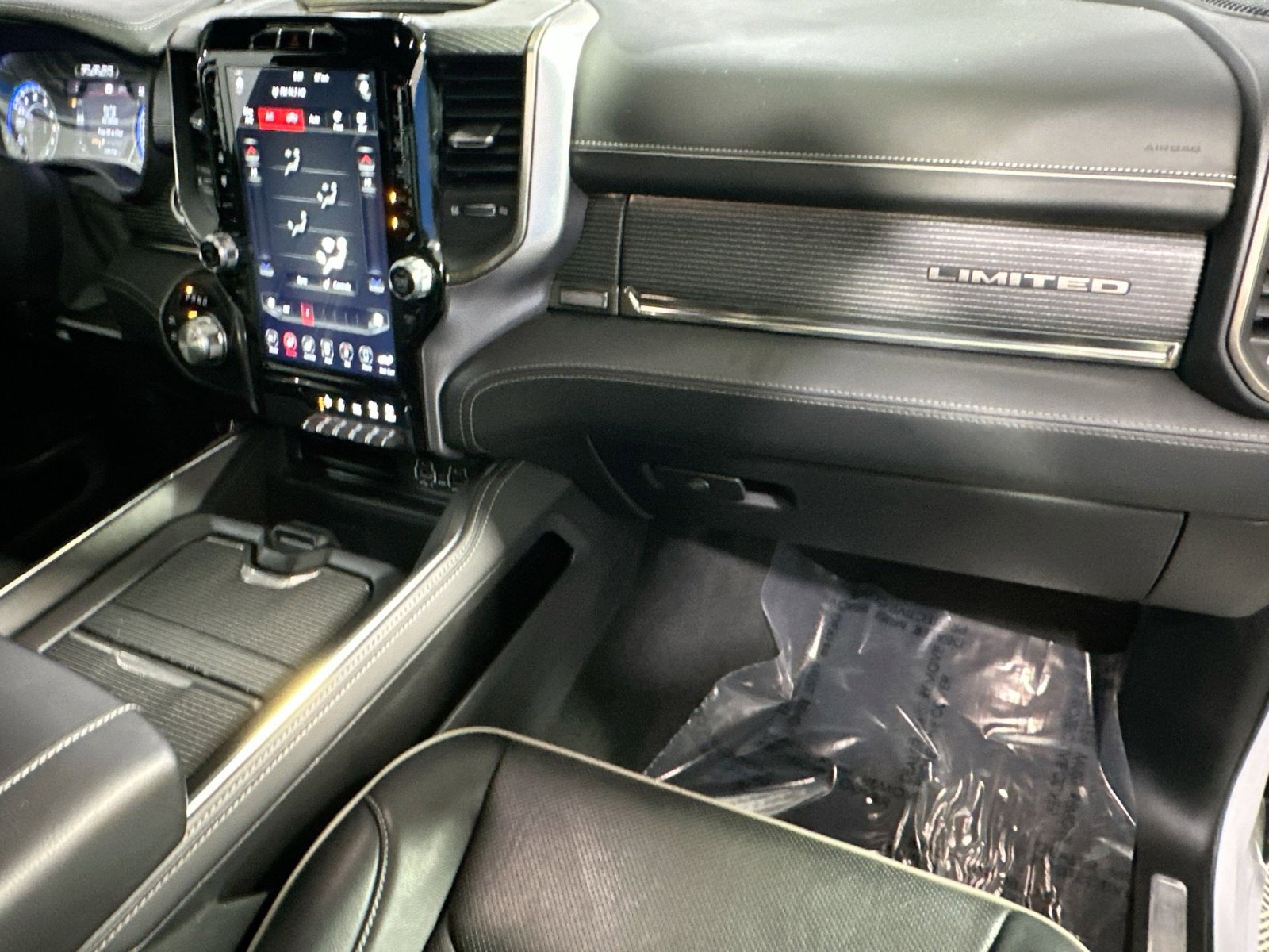 Used 2021 RAM 1500 Limited w/ Body Color Bumper Group image 32