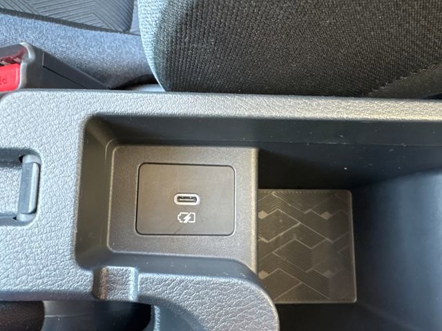 Used 2025 Nissan Versa SV image 32