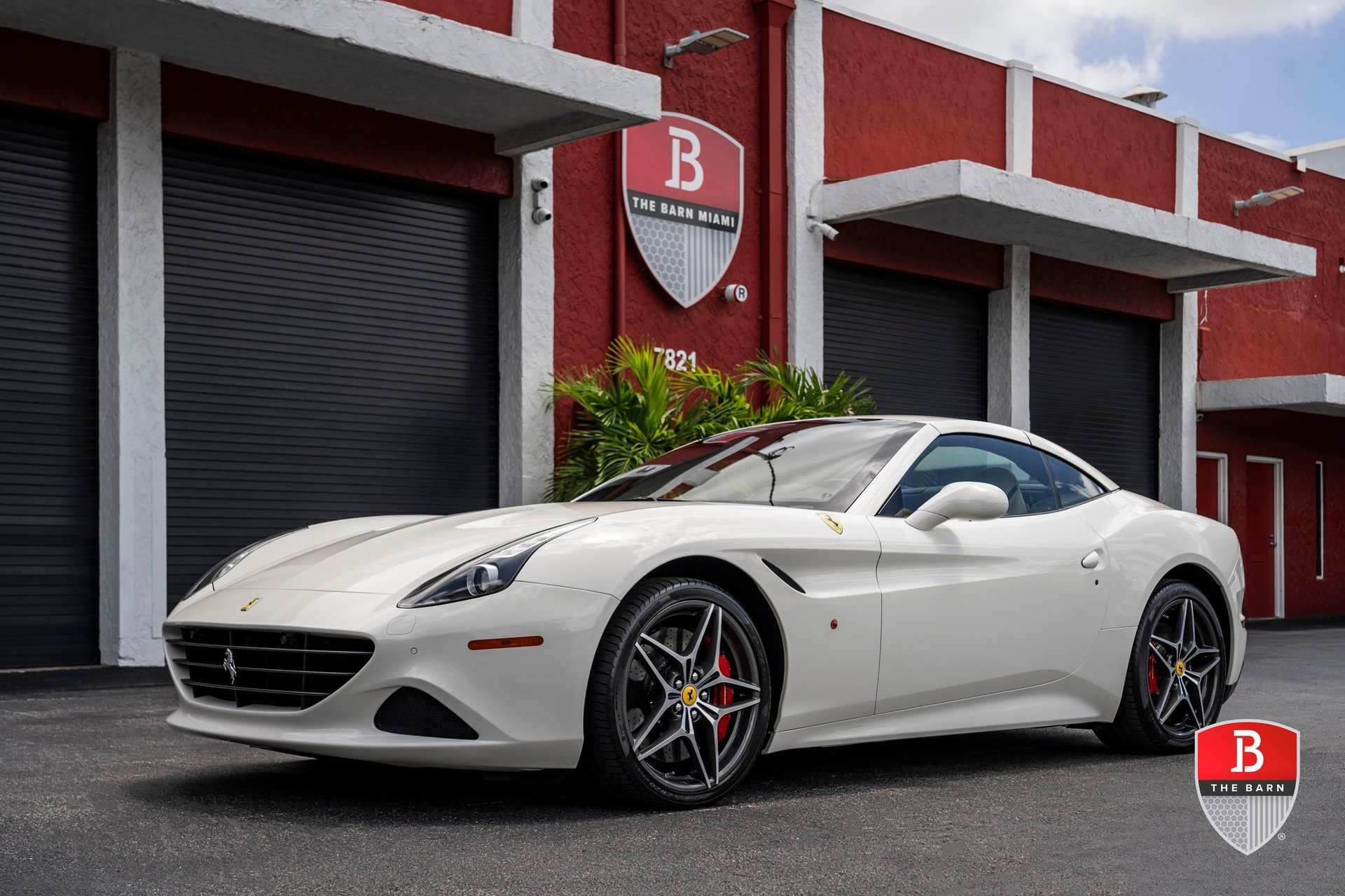 Used 2017 Ferrari California T RWD image 6