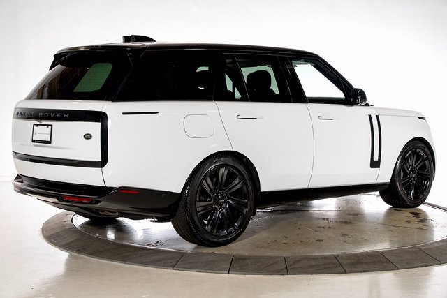 Used 2023 Land Rover Range Rover SE image 6