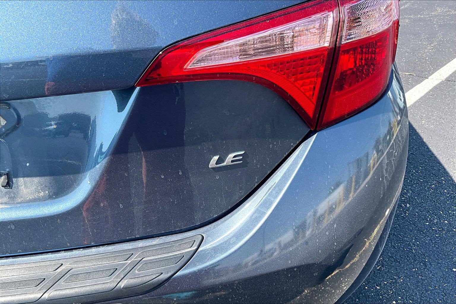 Used 2017 Toyota Corolla LE w/ Carpet Mat Package (TMS) FWD image 7