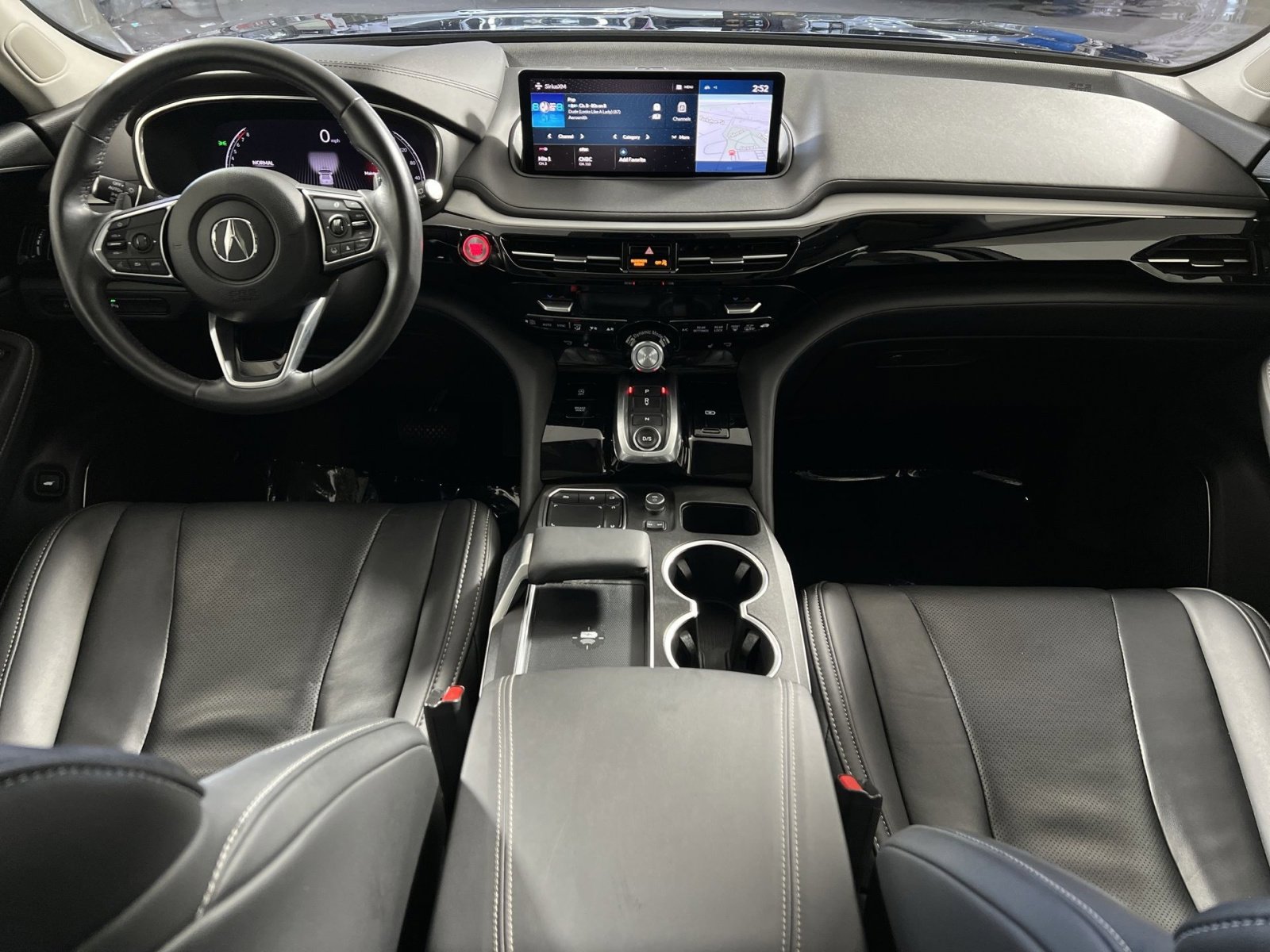 Used 2023 Acura MDX SH-AWD w/ Technology Package image 23