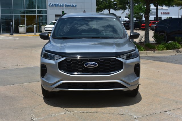 Used 2024 Ford Escape ST-Line w/ Tech Pack #1 AWD/4WD image 2
