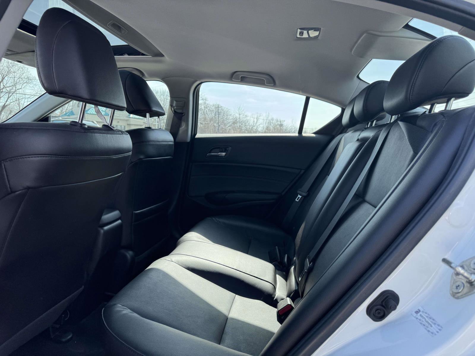 Used 2018 Acura ILX FWD image 9