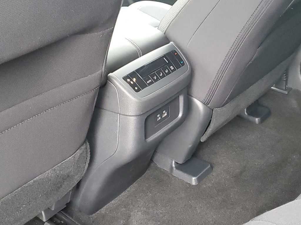 Used 2024 Nissan Pathfinder SV image 27