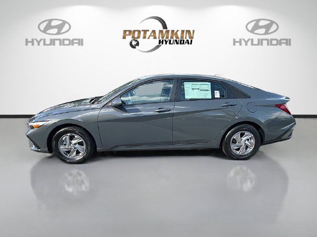 Certified 2026 Hyundai Elantra SE FWD image 9