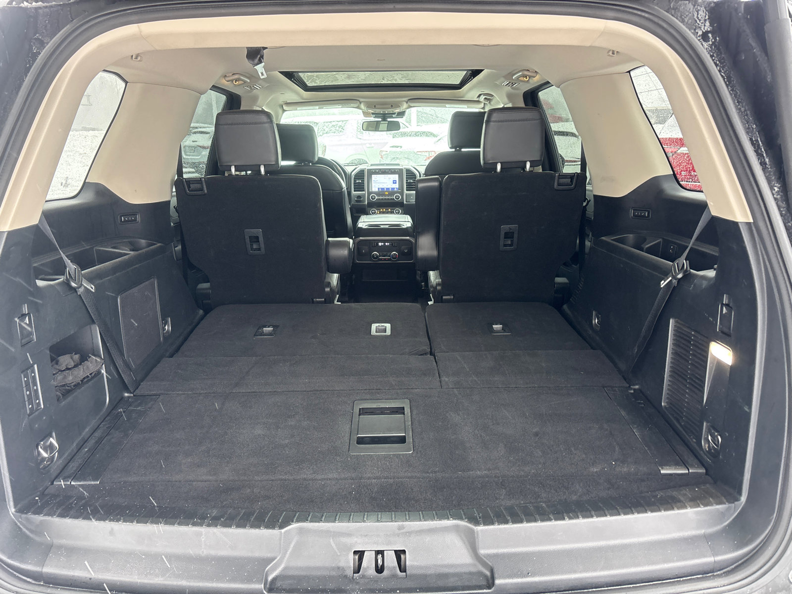 Used 2021 Ford Expedition Platinum image 9