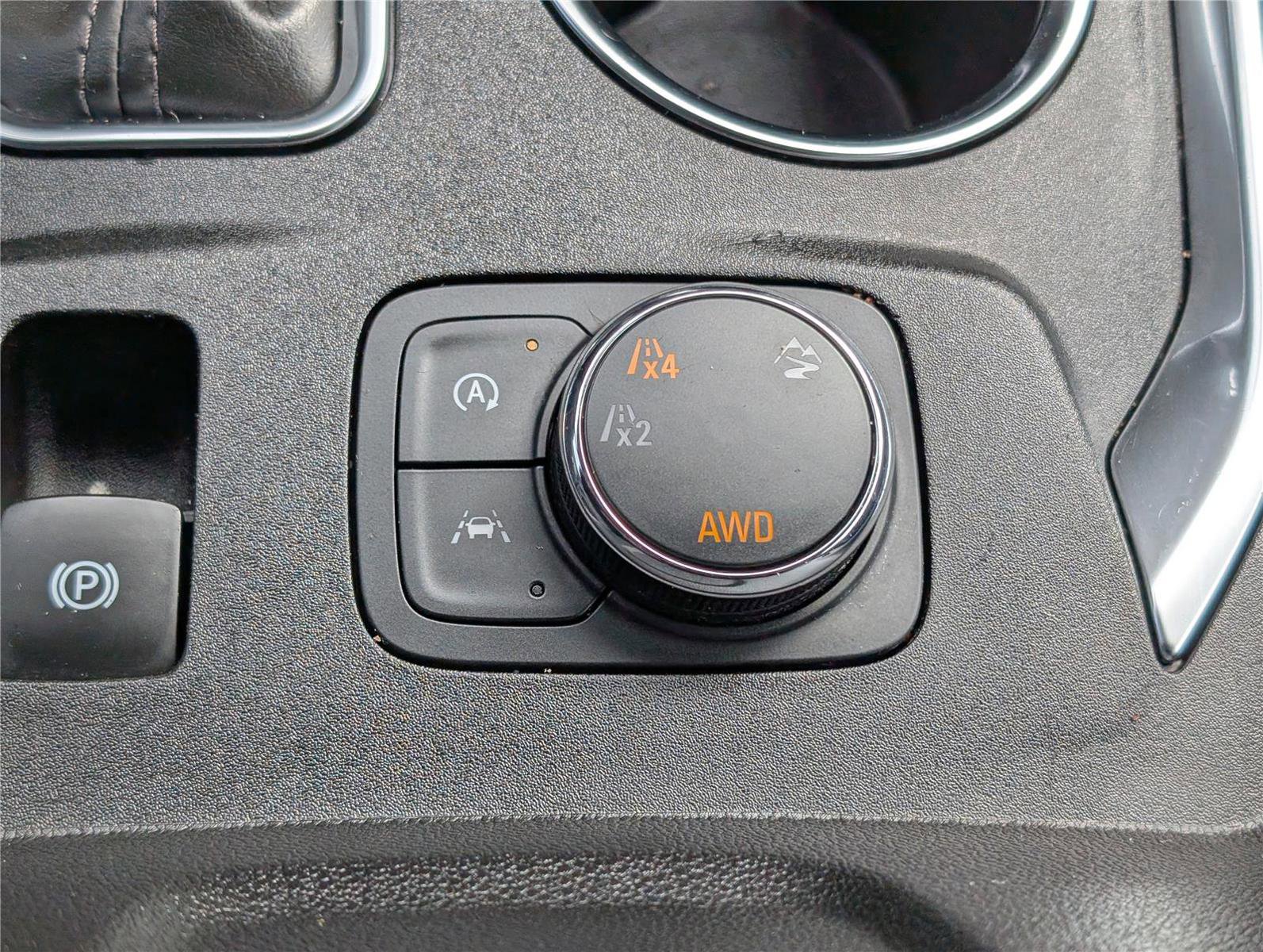 Used 2022 Chevrolet Traverse LT w/ LPO, Floor Liner Package image 28