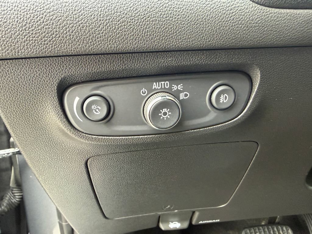 Used 2021 Buick Encore GX Preferred w/ Cold Weather Comfort Package image 14