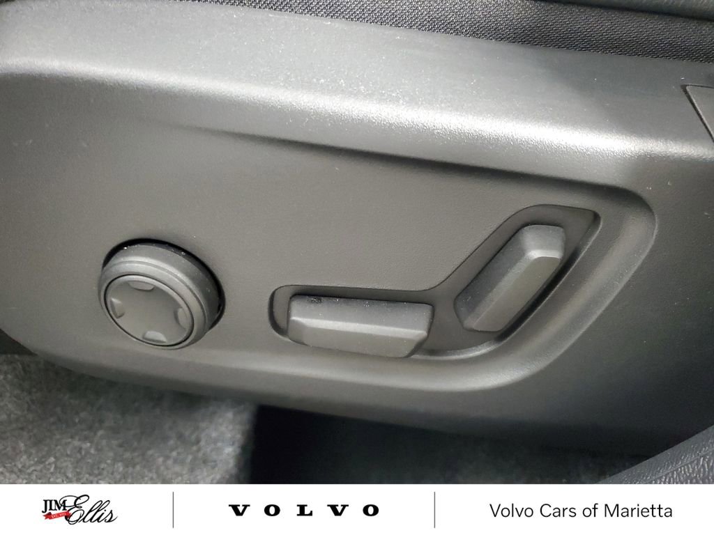 Used 2026 Volvo XC40 B5 Core w/ Climate Package image 22