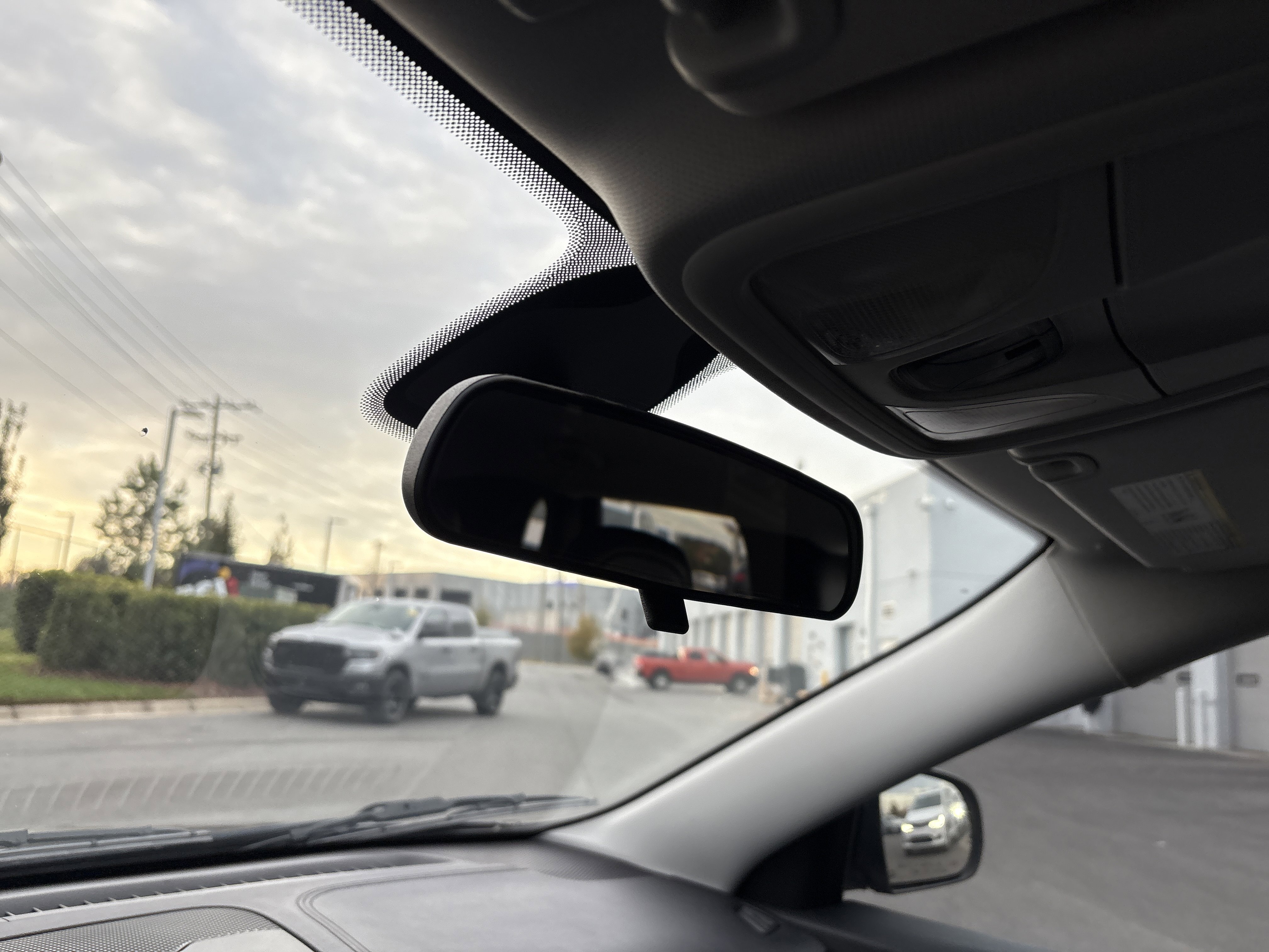 Used 2019 Jeep Cherokee Latitude Plus image 27