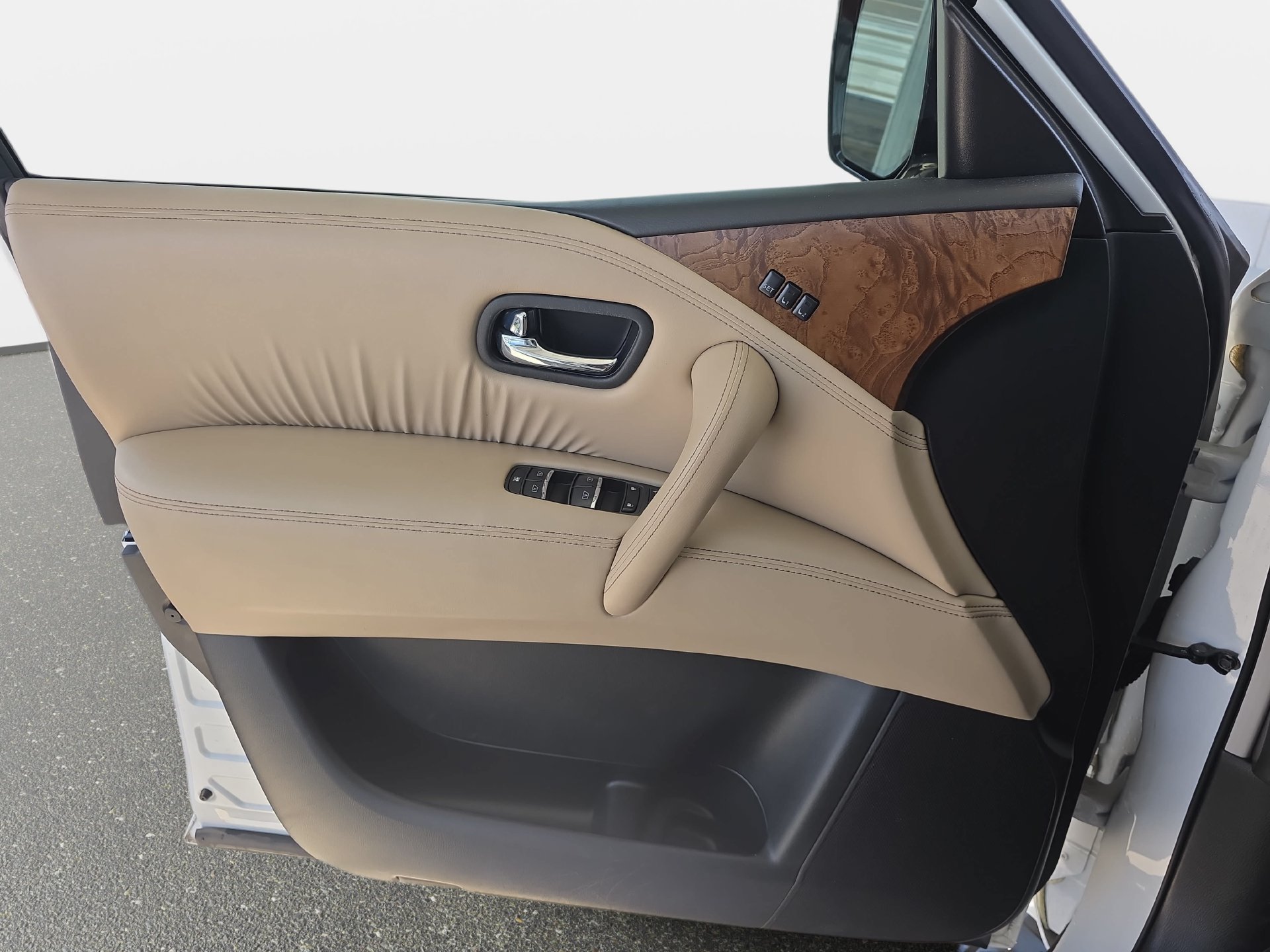 Used 2023 Nissan Armada SL w/ Cargo Package RWD image 26