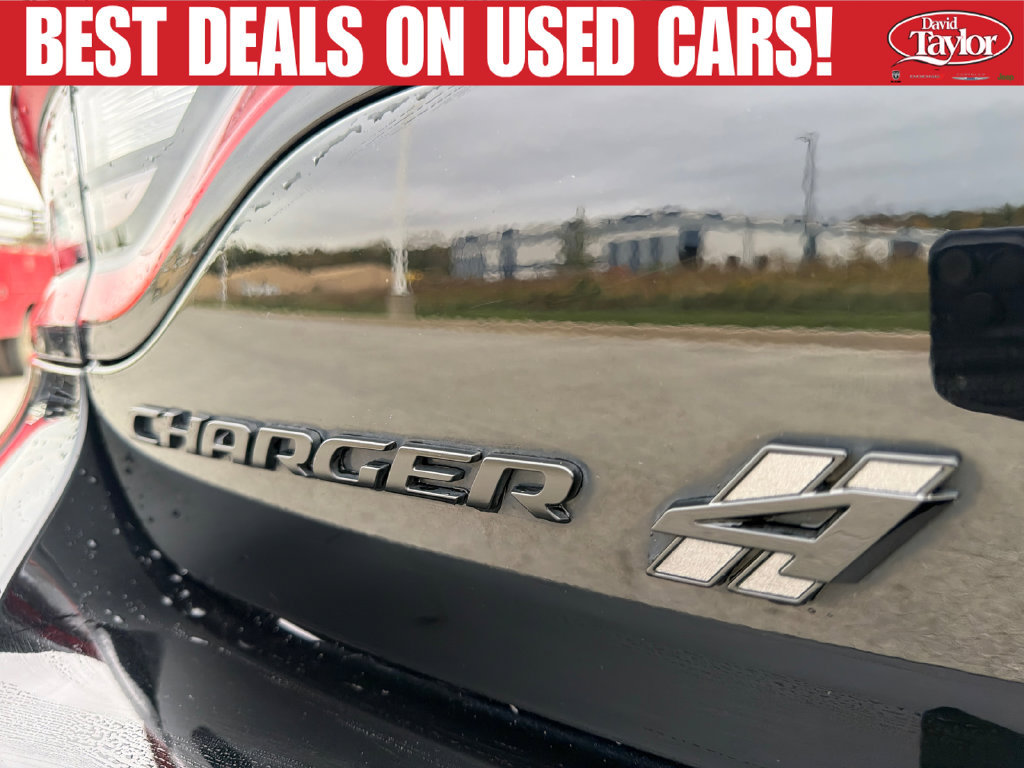 Used 2023 Dodge Charger SXT w/ Blacktop Package AWD/4WD image 37