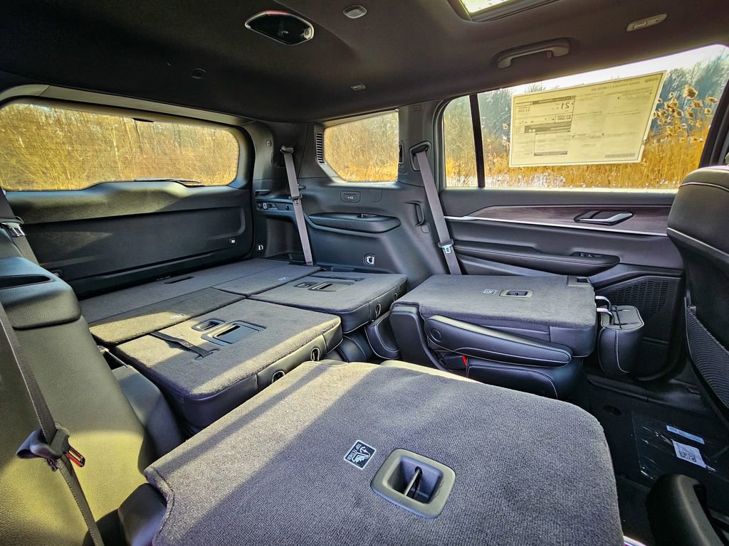 New 2025 Jeep Grand Cherokee L Limited w/ Black Appearance Package image 44