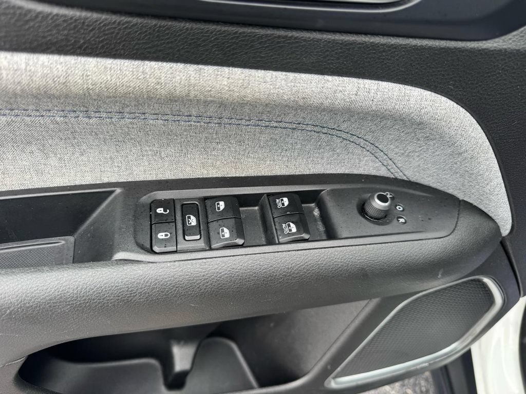 Used 2024 Jeep Compass Latitude AWD/4WD image 12