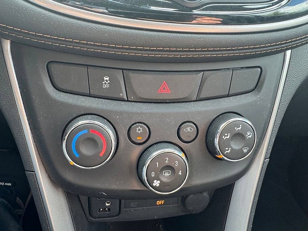 Used 2019 Chevrolet Trax LT w/ LT Convenience Package AWD/4WD image 18