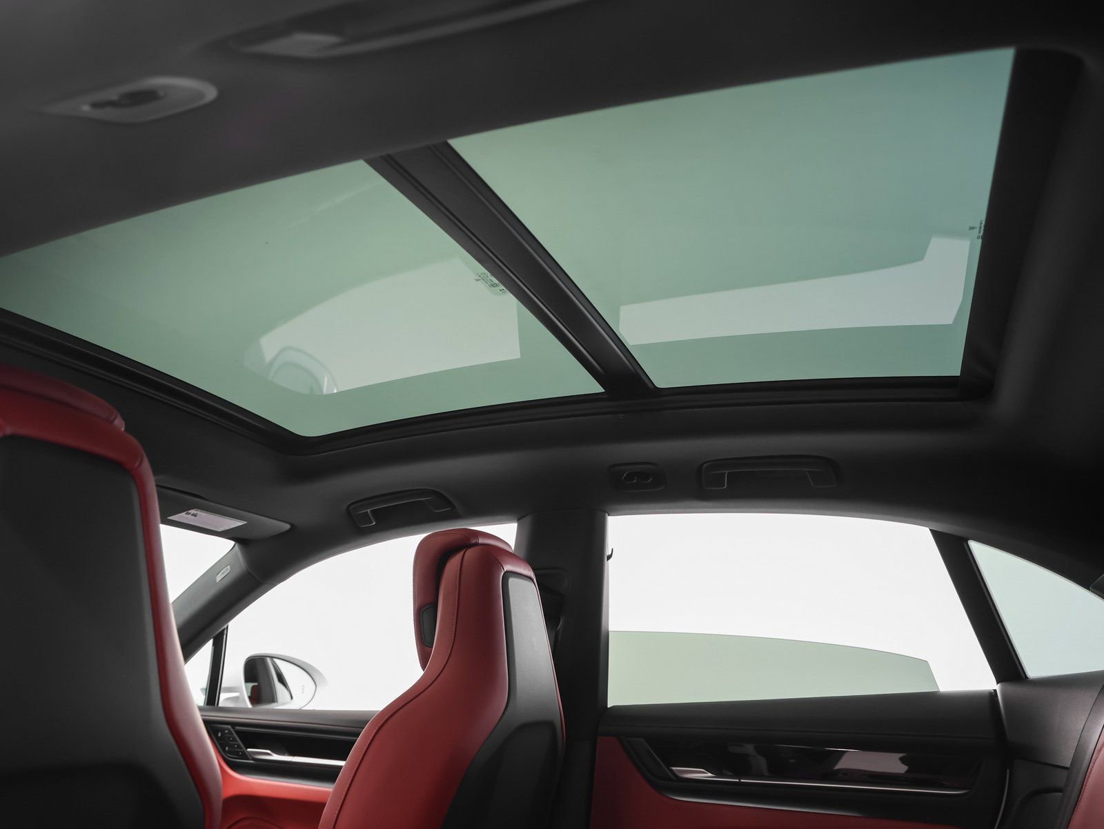 New 2026 Porsche Macan 4 Electric image 50