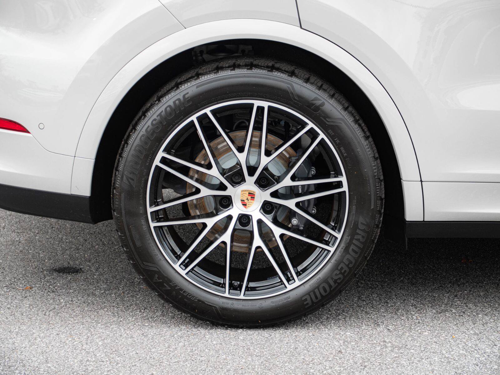 Certified 2026 Porsche Cayenne AWD/4WD image 39