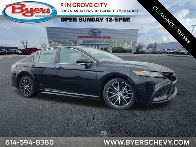 Used 2023 Toyota Camry SE image 1