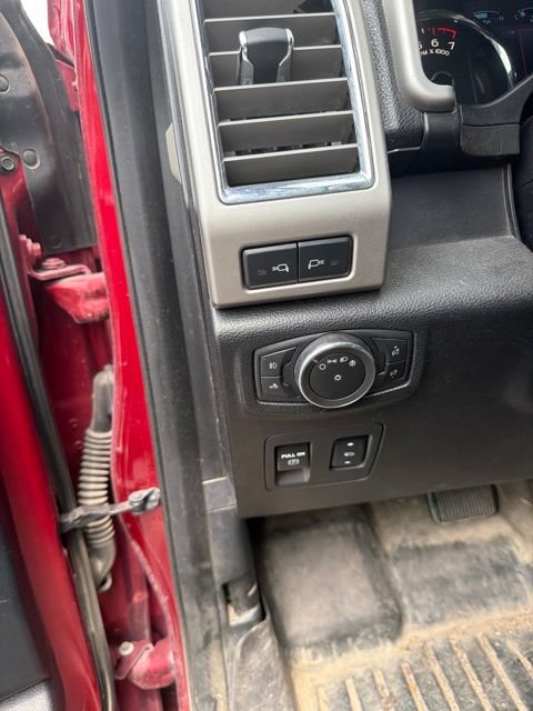 Used 2015 Ford F150 Lariat w/ Equipment Group 501A Mid AWD/4WD image 14