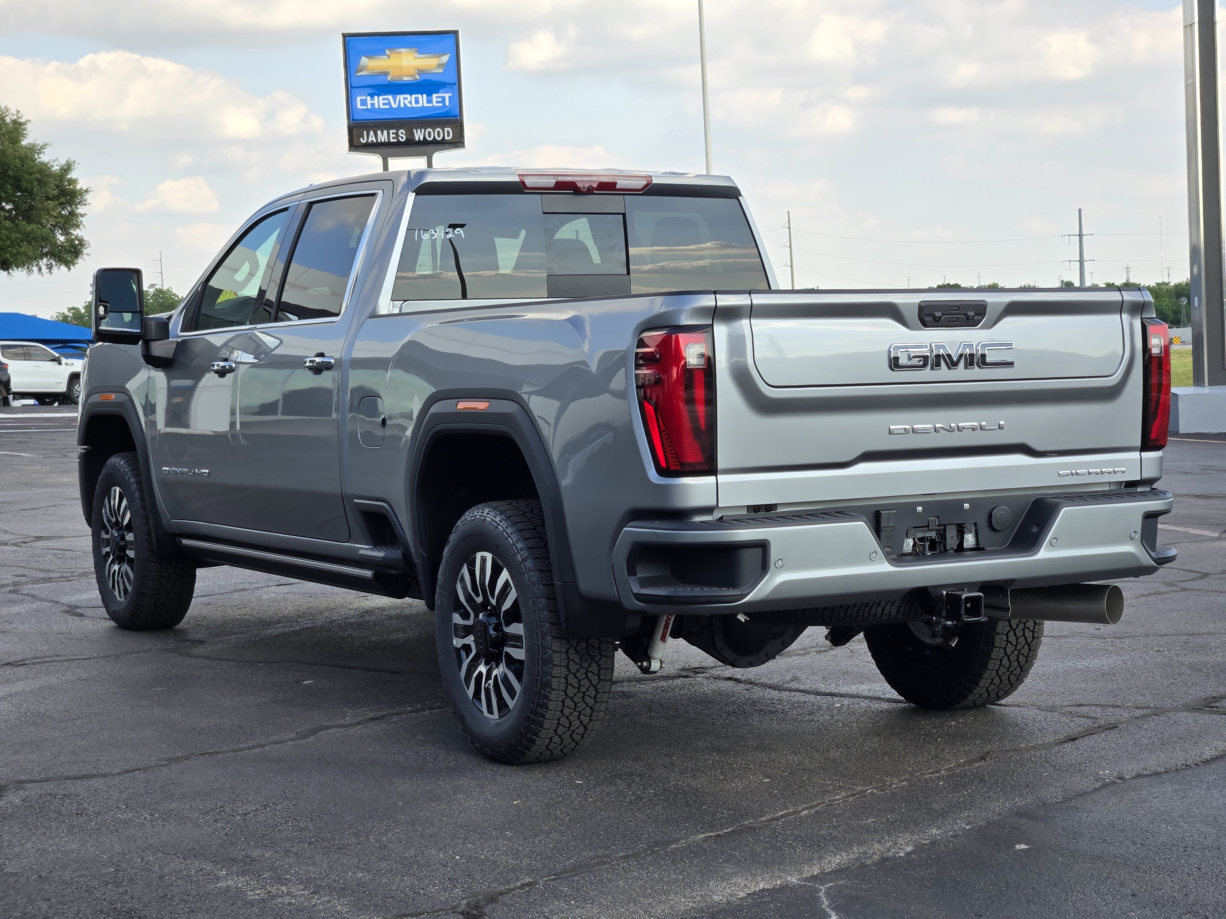 New 2026 GMC Sierra 2500 Denali Ultimate AWD/4WD image 3