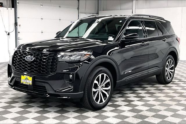 Used 2025 Ford Explorer ST-Line image 12