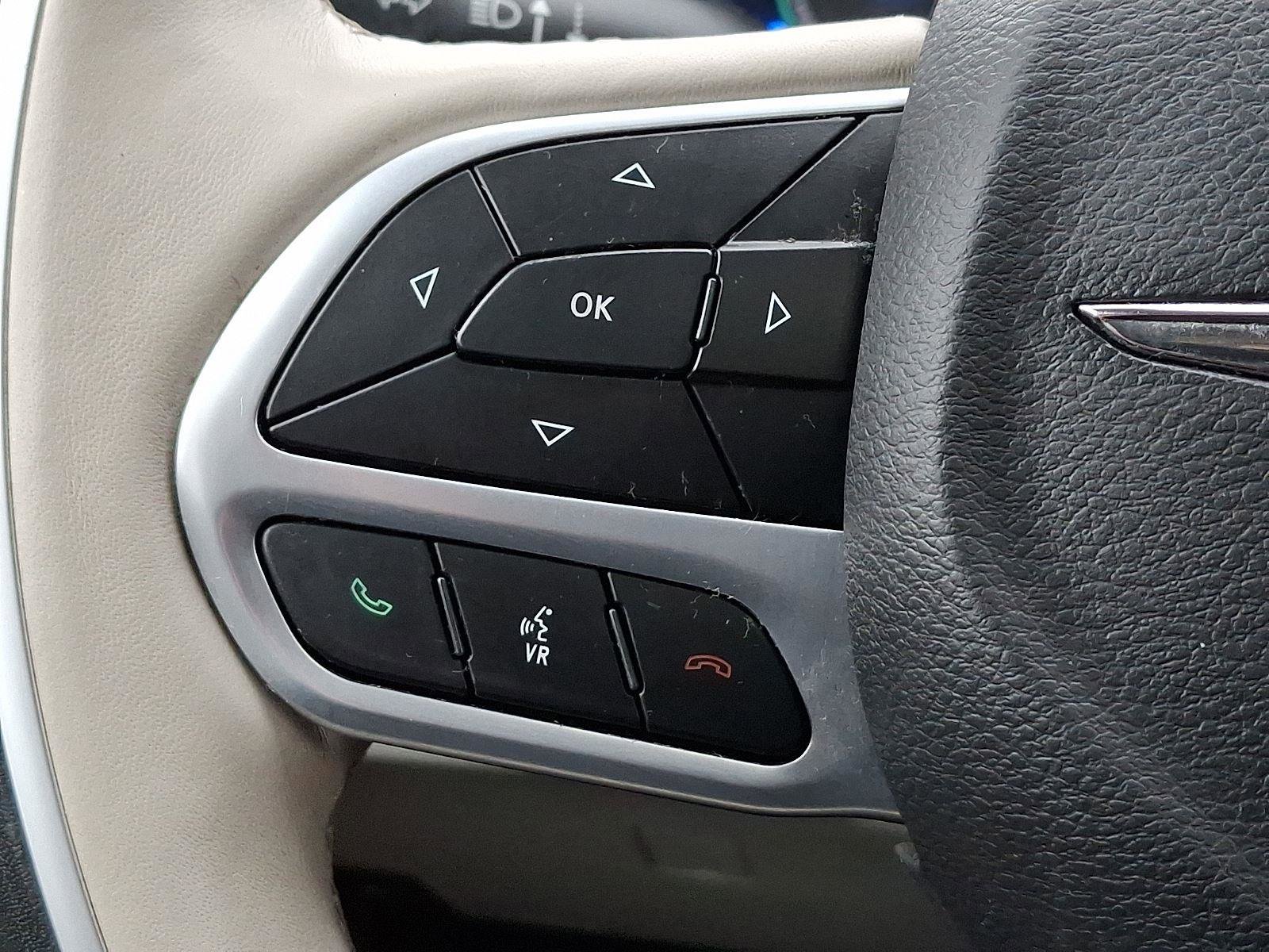 Certified 2021 Chrysler Pacifica Limited image 25