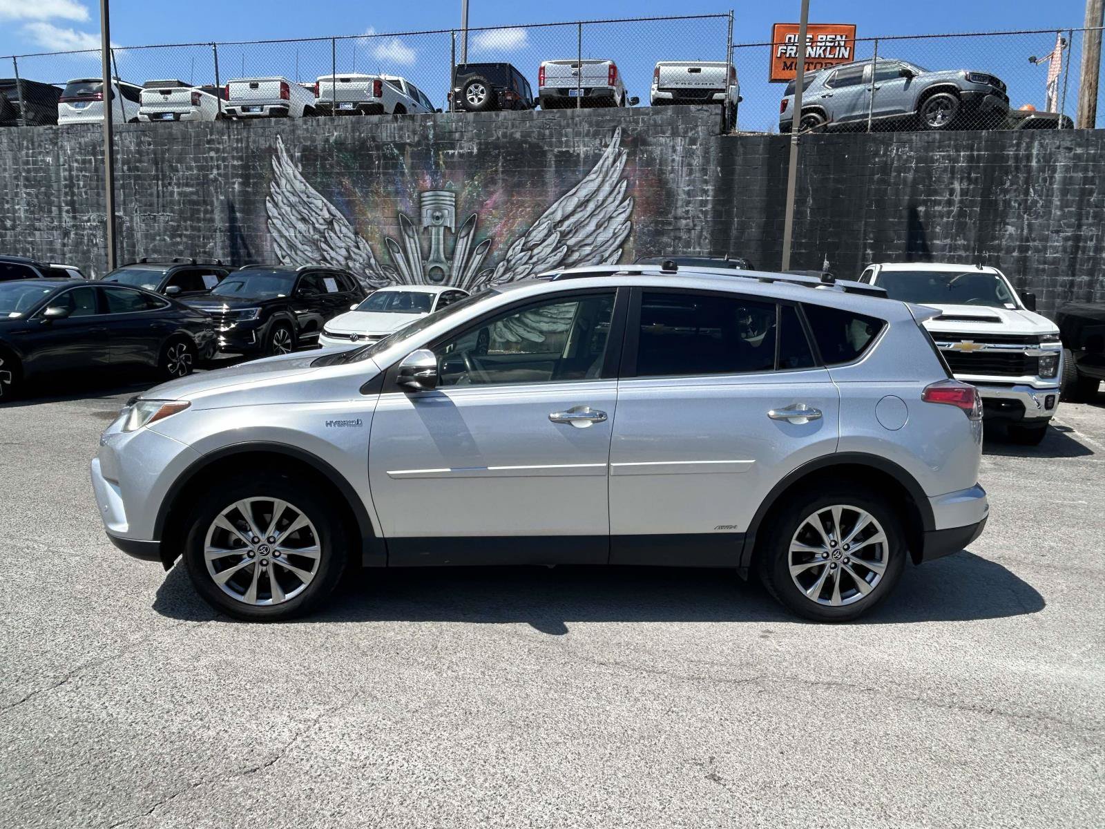 Used 2016 Toyota RAV4 Limited AWD/4WD image 4