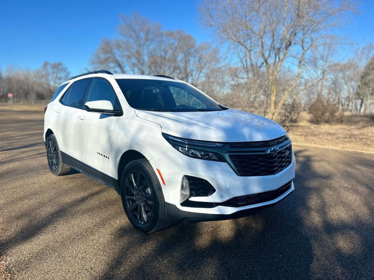 Used 2023 Chevrolet Equinox RS w/ LPO, Floor Liner Package image 4