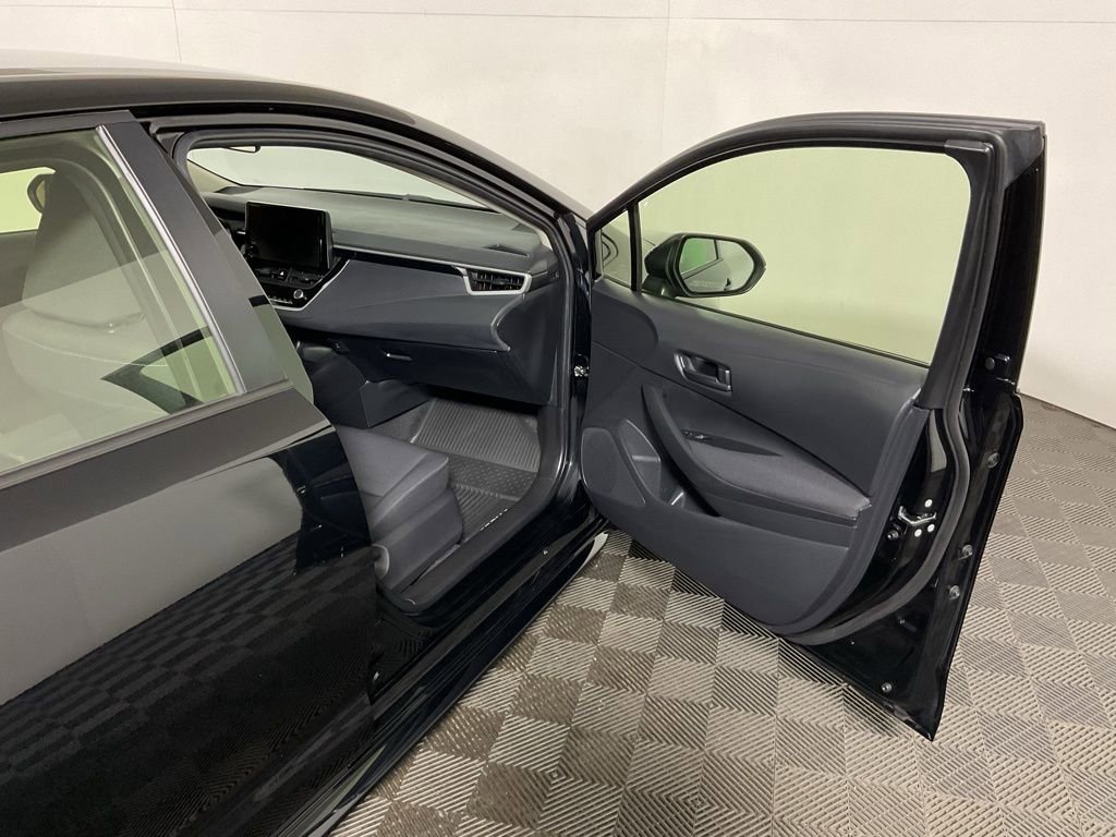 Used 2023 Toyota Corolla LE w/ Carpet Mat Package (TMS) image 34