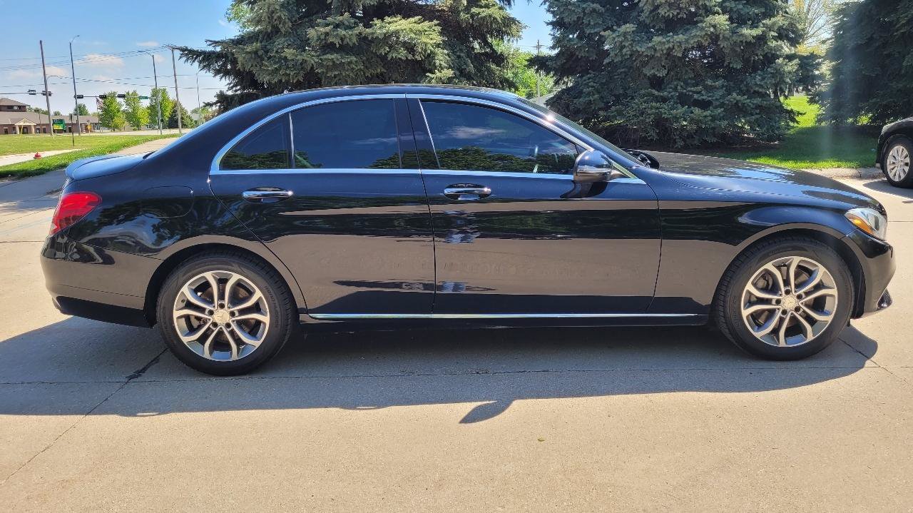 Used 2016 Mercedes-Benz C 300 4MATIC Sedan image 2