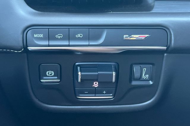 Used 2024 Cadillac Escalade V w/ LPO, ONYX Package image 35