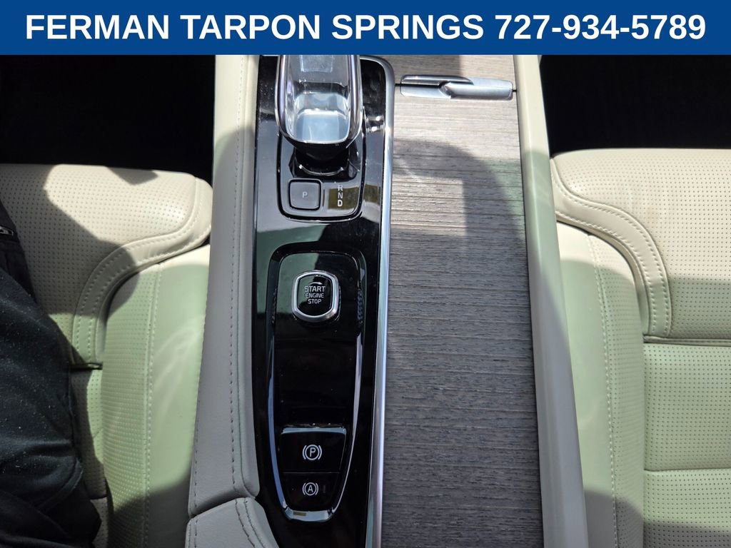 Certified 2023 Volvo XC90 B6 Ultimate w/ Protection Package Premier image 28