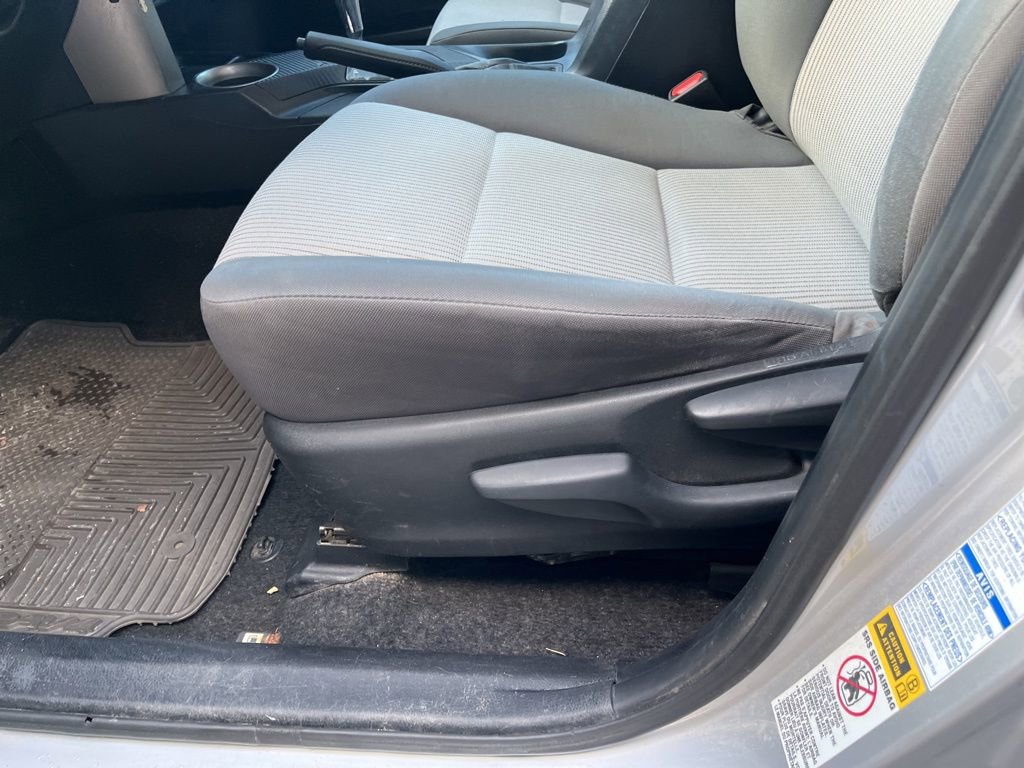 Used 2015 Toyota RAV4 LE image 14