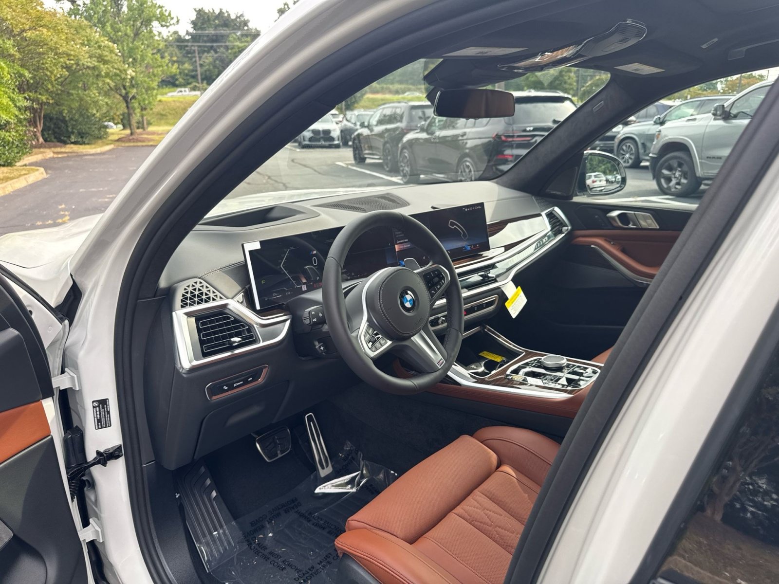 New 2027 BMW X7 xDrive40i w/ M Sport Package AWD/4WD image 17