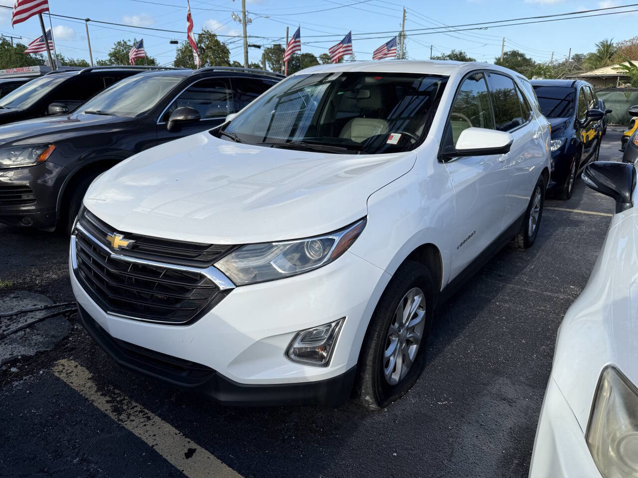 Used 2018 Chevrolet Equinox LT FWD image 2