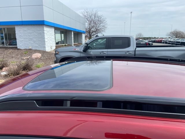 Used 2025 Chevrolet Trax RS w/ Sunroof Package FWD image 6