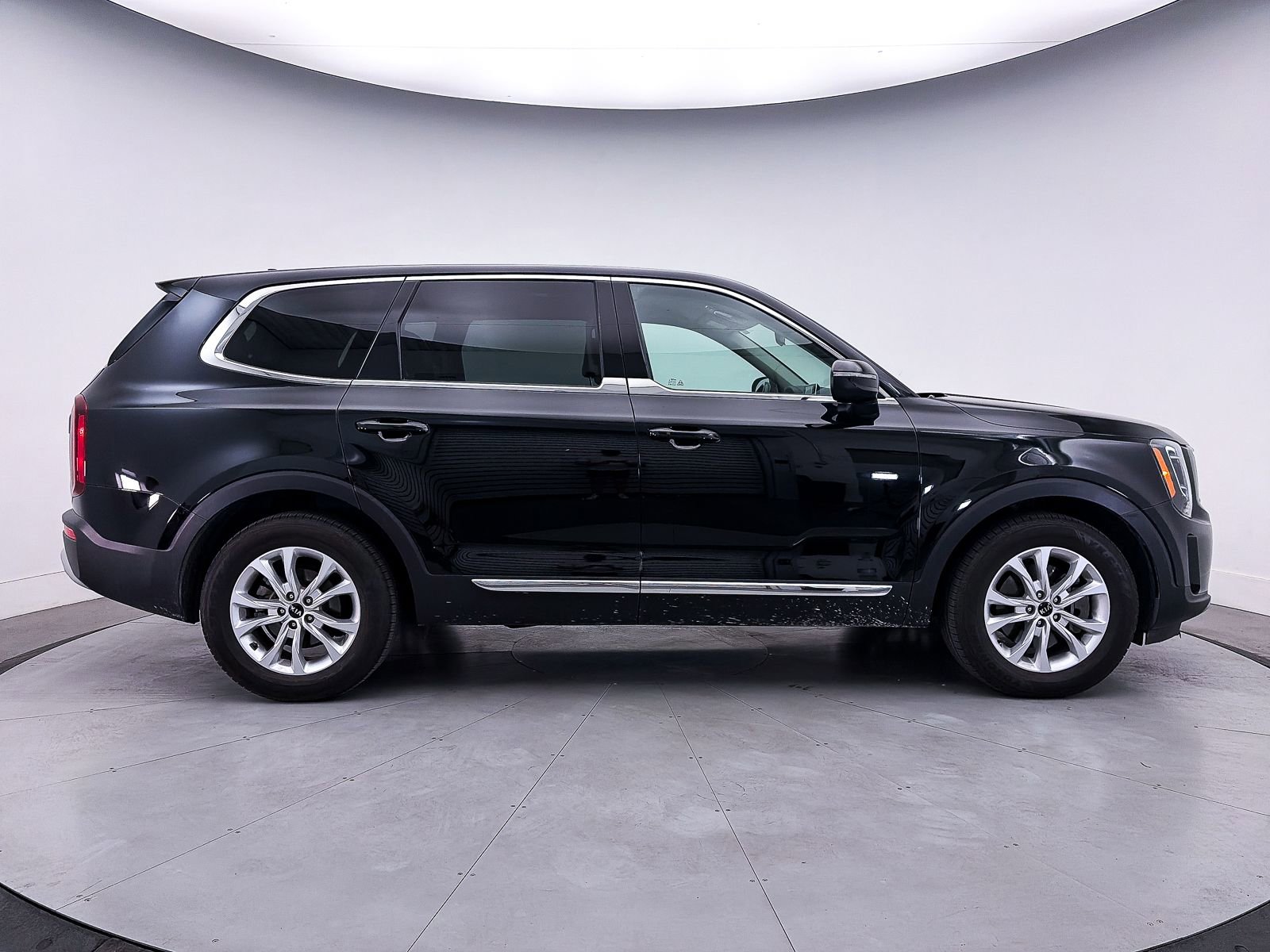 Used 2020 Kia Telluride LX AWD/4WD image 39