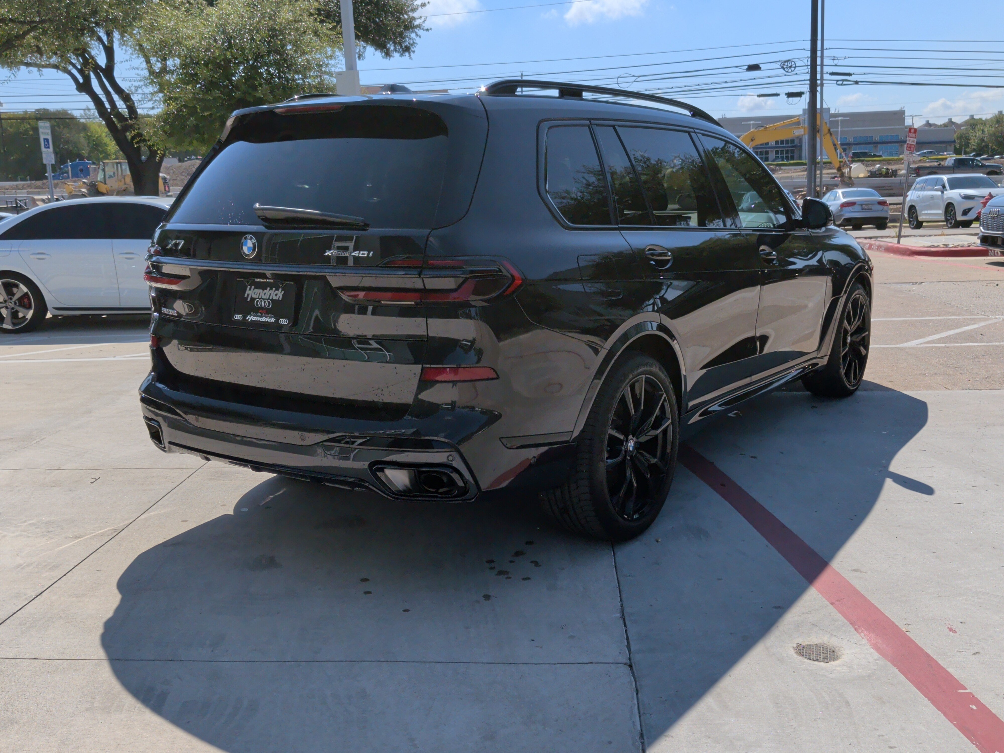 Used 2024 BMW X7 xDrive40i w/ M Sport Package AWD/4WD image 10