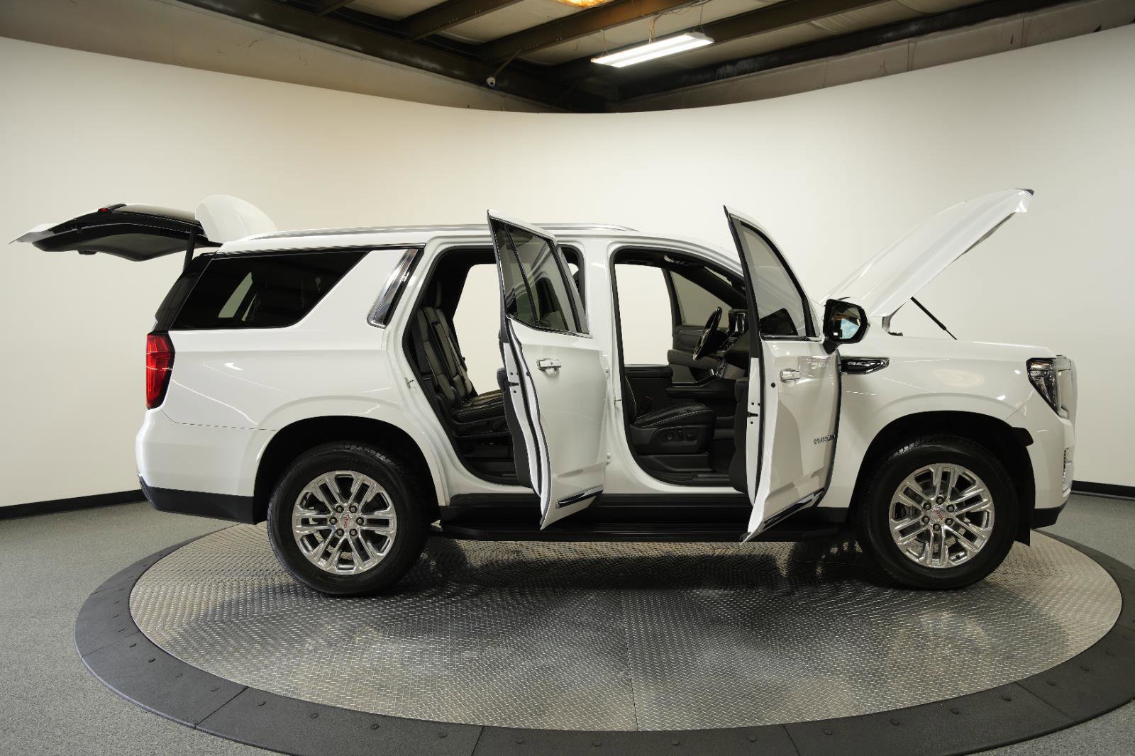 Used 2021 GMC Yukon SLT image 10