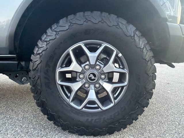 Used 2025 Ford Bronco Badlands image 9