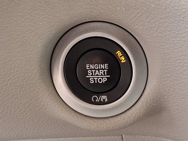 Used 2021 Chrysler Pacifica Touring-L FWD image 26