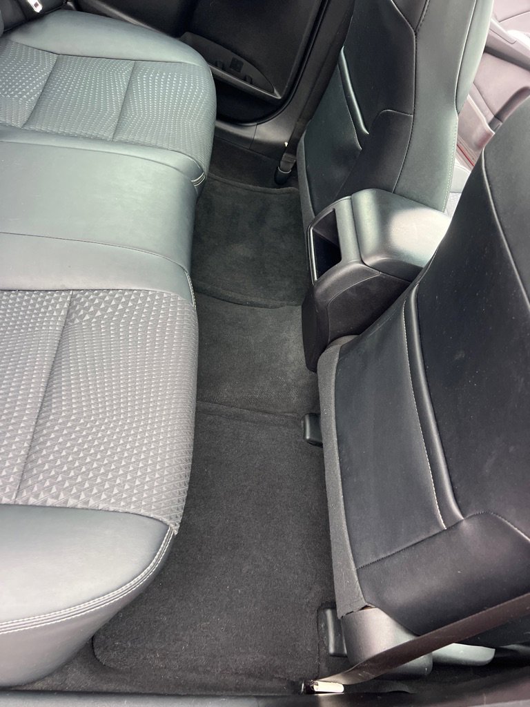 Used 2014 Toyota Camry L image 16