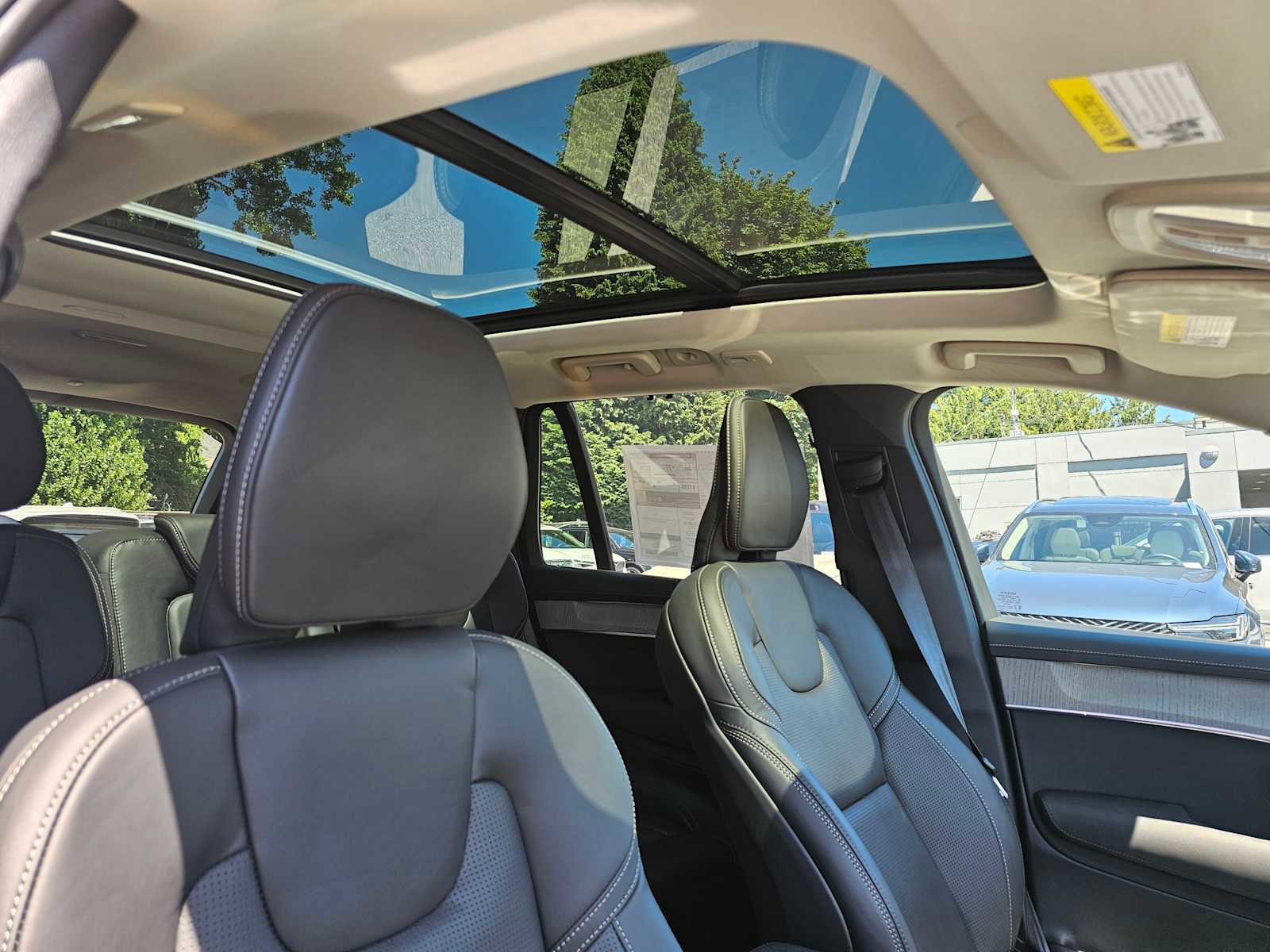 New 2026 Volvo XC90 T8 Ultra w/ Protection Package image 11