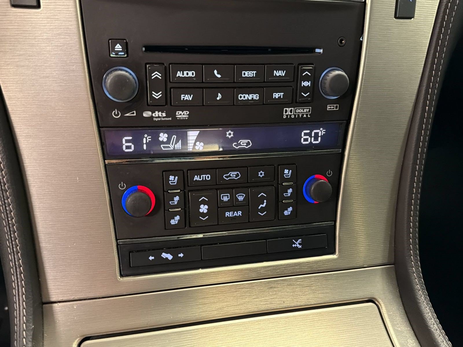 Used 2013 Cadillac Escalade Platinum AWD/4WD image 15
