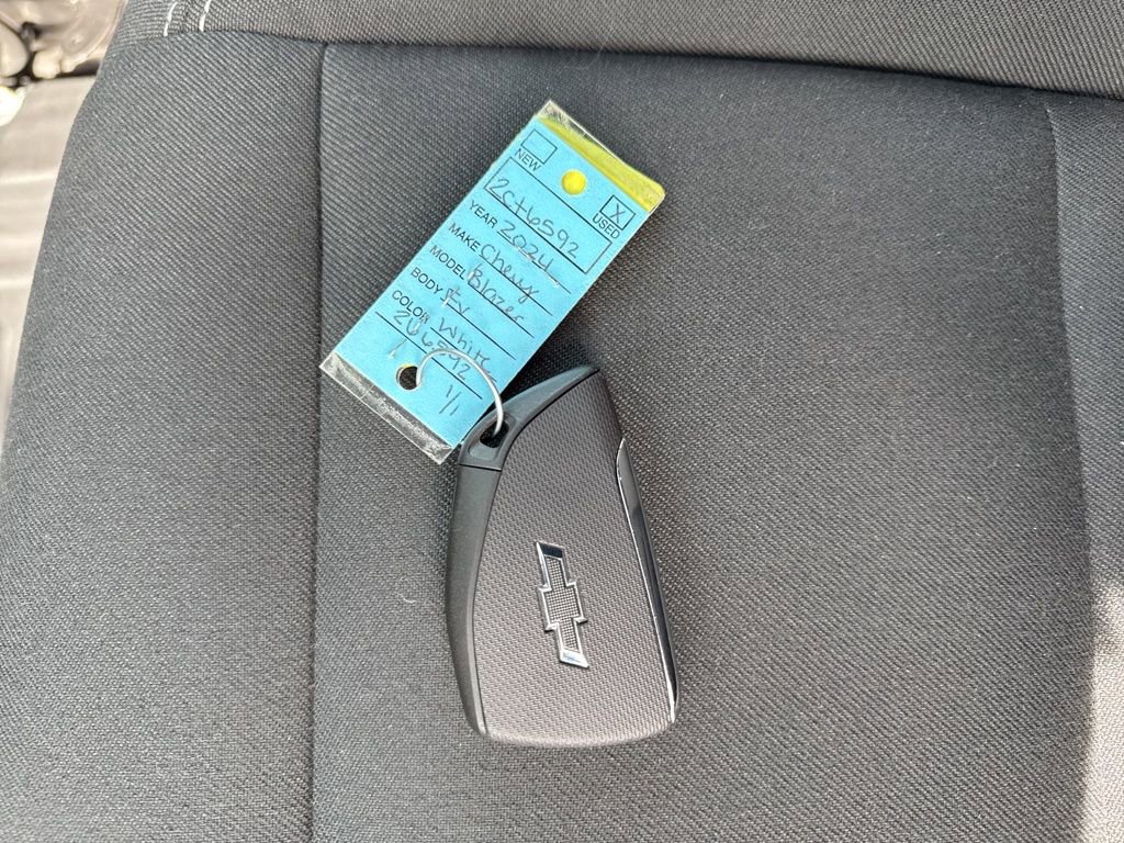 Used 2024 Chevrolet Blazer EV AWD Police image 38