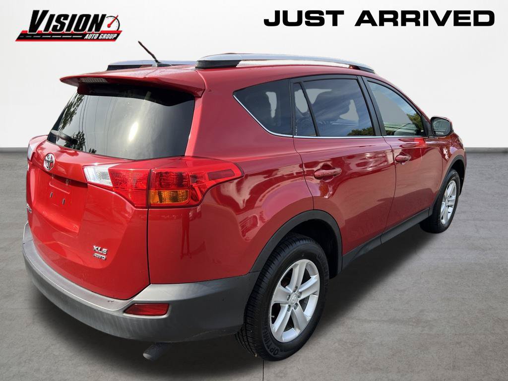 Used 2014 Toyota RAV4 XLE AWD/4WD image 5