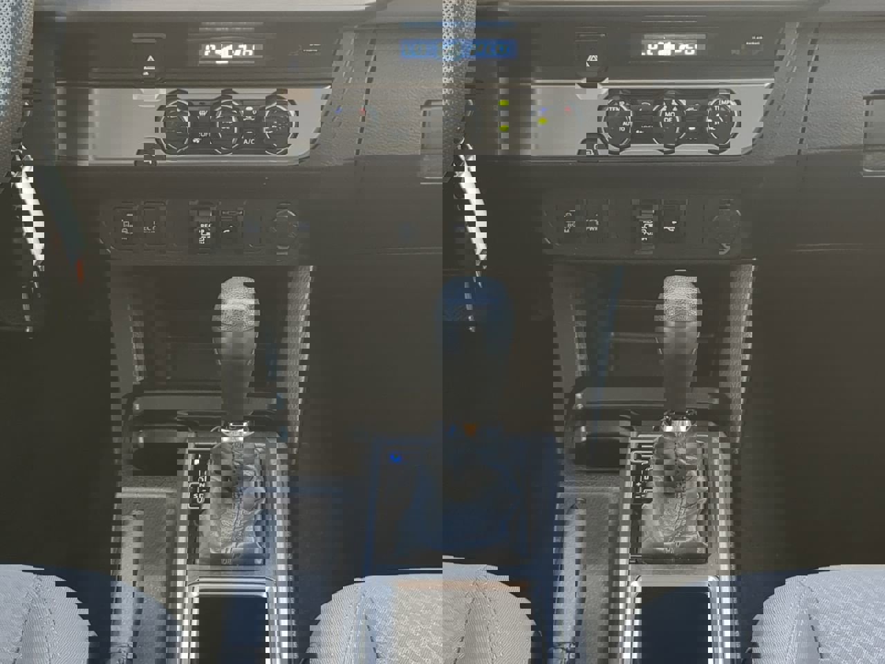 Used 2022 Toyota Tacoma SR5 w/ Technology Package image 17